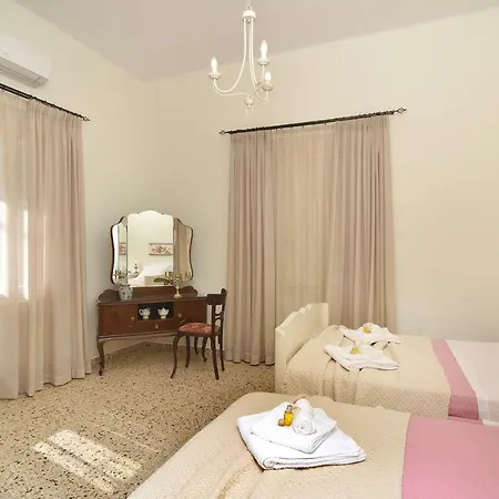 Apartament Haralabos *