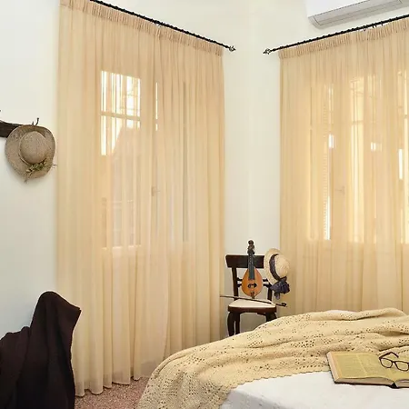 Haralabos Lejlighed *