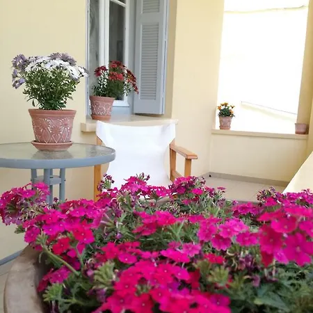 Haralabos Lägenhet *